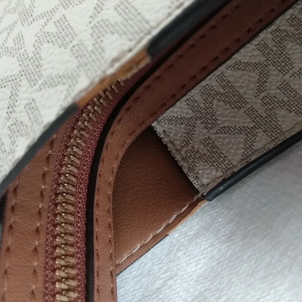 🎉HP🎉Michael kors Hayley Large Tote bag purse
